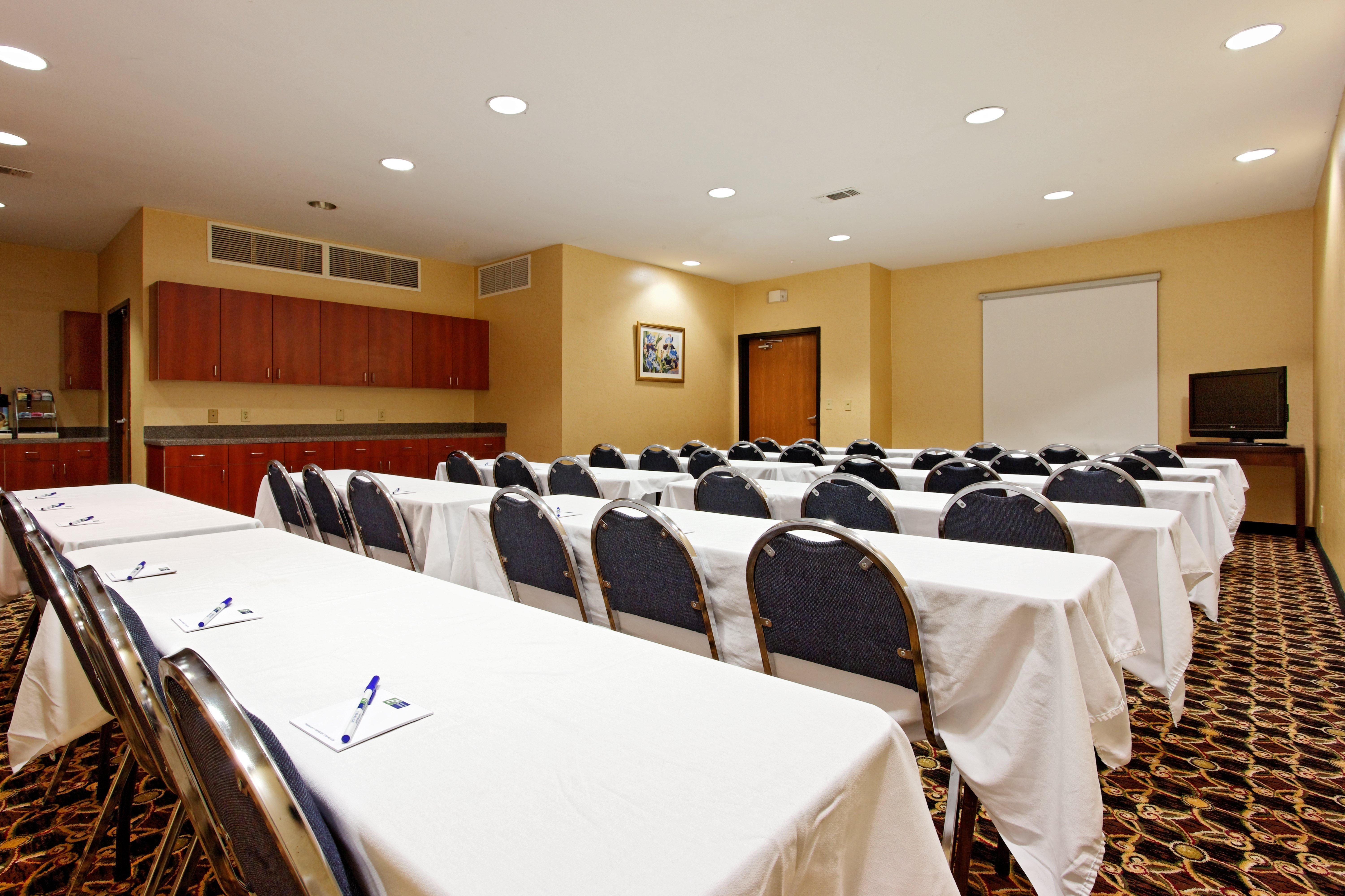 Holiday Inn Express Crockett By Ihg Exterior foto