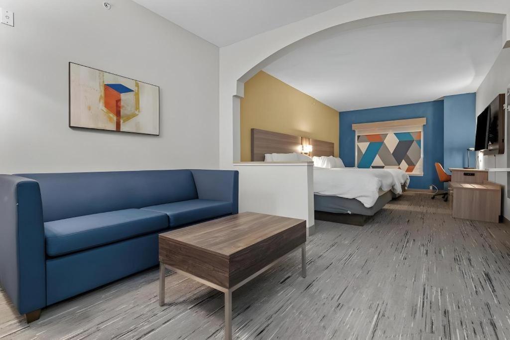 Holiday Inn Express Crockett By Ihg Exterior foto