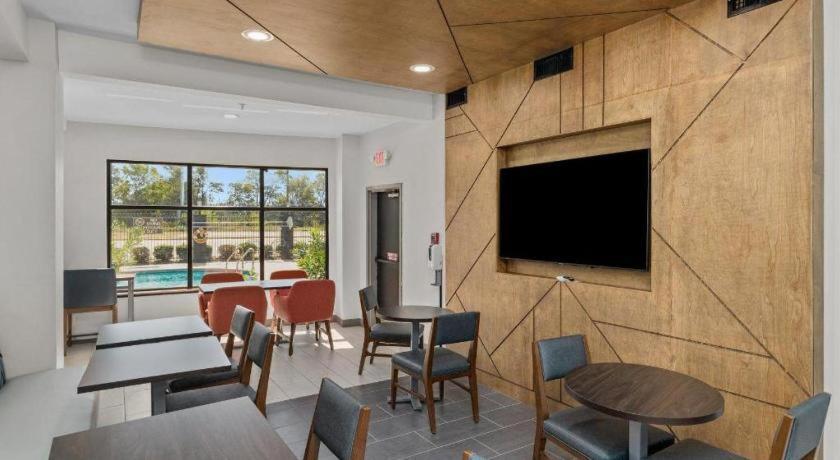 Holiday Inn Express Crockett By Ihg Exterior foto