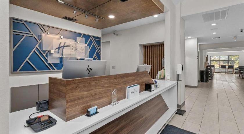 Holiday Inn Express Crockett By Ihg Exterior foto